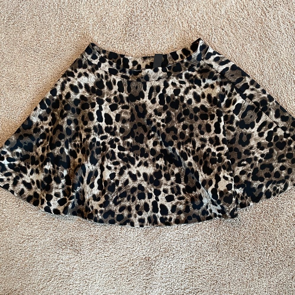 Short Leopard Flowy Skirt